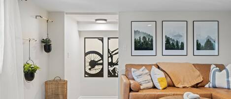 Smart TV, videojuegos, libros y monitor de computadora