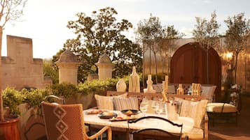 Premium bedding, pillow-top beds, minibar, in-room safe