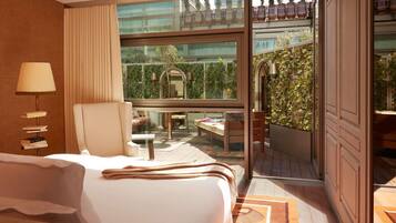 1 bedroom, premium bedding, pillow-top beds, minibar