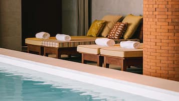 Indoor pool, pool loungers