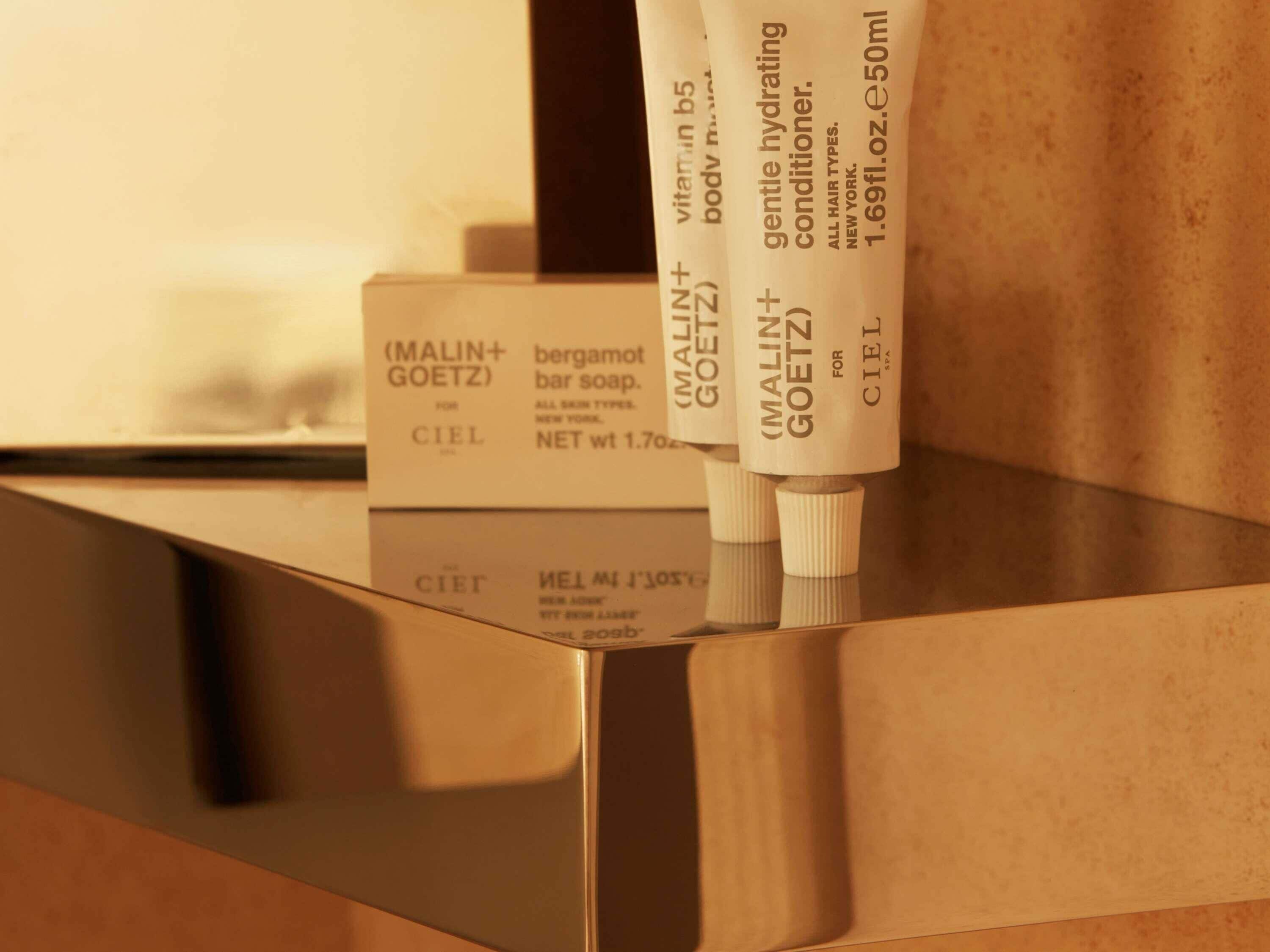 Superior Room, 1 Queen Bed | Premium bedding, pillowtop beds, minibar, in-room safe