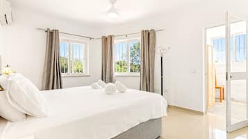 5 Schlafzimmer, Bügeleisen/Bügelbrett, kostenloses WLAN, Bettwäsche