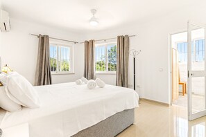 5 dormitorios, tabla de planchar con plancha, wifi gratis y ropa de cama