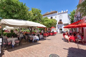 Outdoor dining - W05 Villa Rivendell - Villa (Sitio de Calahonda)