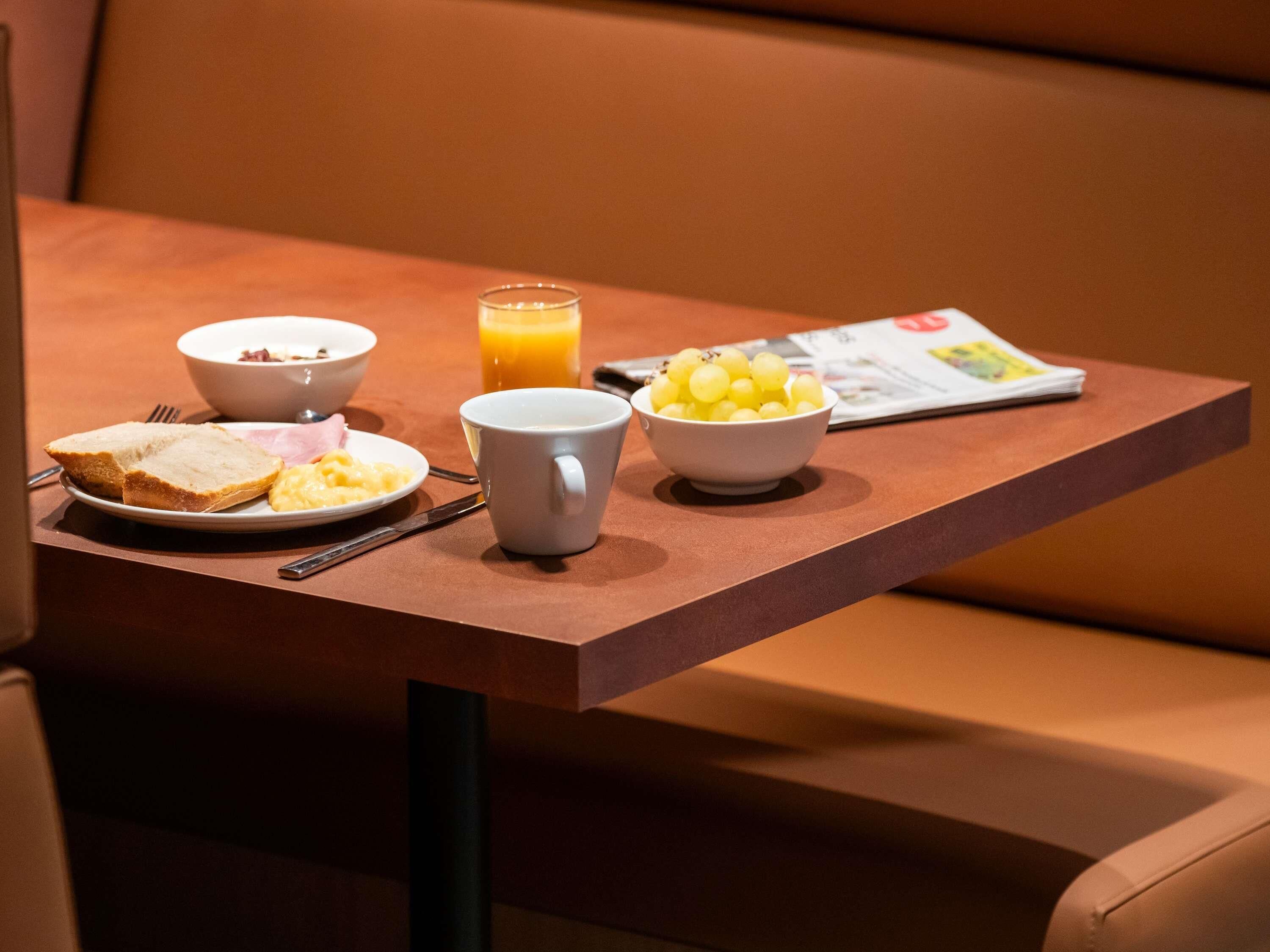 Desayuno buffet todos los días (con cargo) 