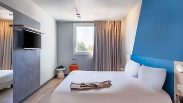 Standard Room, 1 Double Bed | Soundproofing, free WiFi