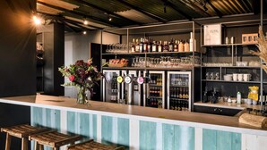 Bar (on property) - Ibis Styles Bredene  (Bredene)