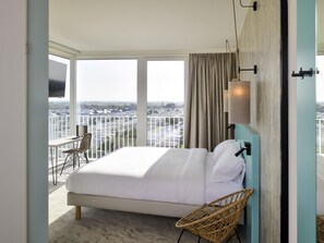 Superior Room, 1 Double Bed, Balcony | Minibar, desk, free WiFi