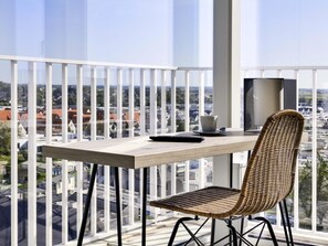 Minibar, bàn, truy cập Internet không dây miễn phí 
