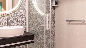 Minibar, escritorio, wifi gratis