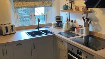 Réfrigérateur, micro-ondes, four, lave-vaisselle