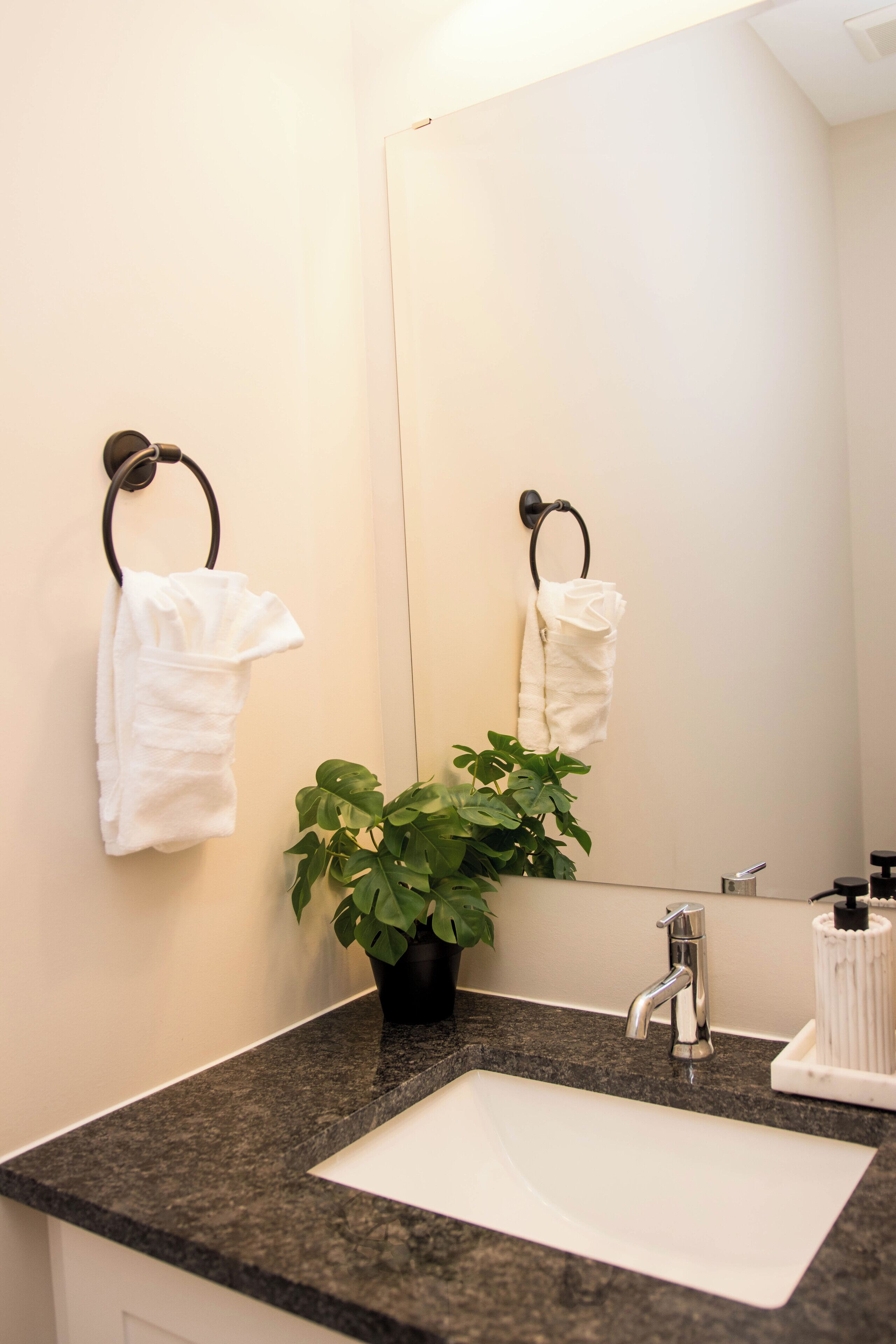 Bruser, hårtørrer, håndklæder, Sæbe