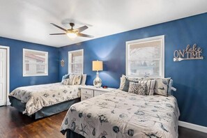 4 chambres, fer et planche à repasser, lit parapluie, Wi-Fi gratuit