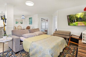 6 slaapkamers, een bureau, wifi, beddengoed