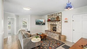 TV - Light and Bright Beach Apartment (St. Augustine)