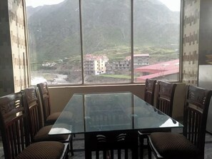 Deluxe Double Room | Water view - Bright star Hotel and Restaurent (Balakot)