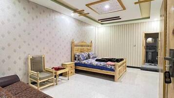 Sistema de insonorización, tabla de planchar con plancha y wifi gratis