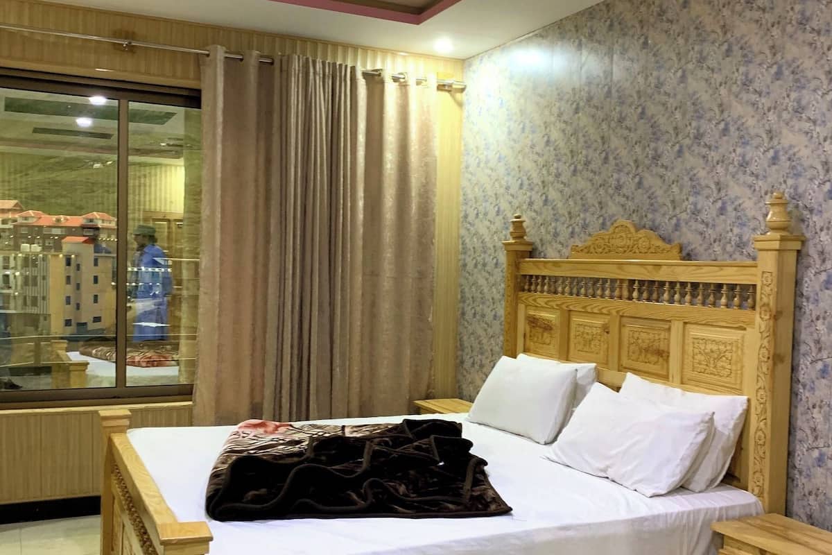 Deluxe Double Room | Soundproofing, iron/ironing board, free WiFi