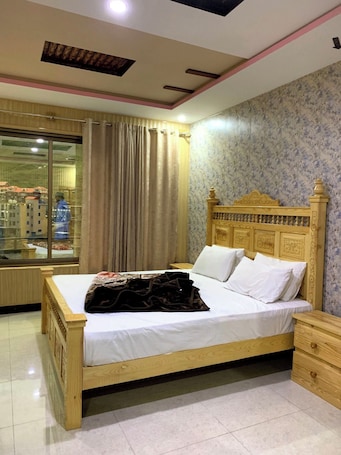 Deluxe Double Room | Soundproofing, iron/ironing board, free WiFi