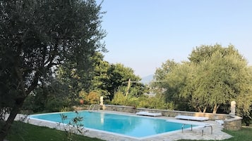 Piscina all'aperto