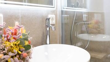 Superior Studio | Bathroom
