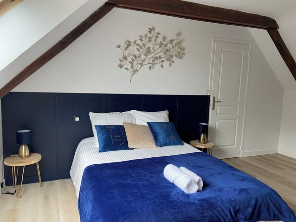 3 slaapkamers, een strijkplank/strijkijzer, reisbedje, wifi