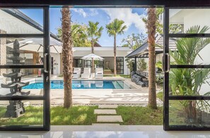 Outdoor pool - Luxury 3 bedrooms villa walking dist to the beach (Bali)