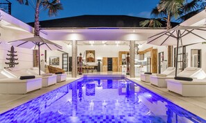 Outdoor pool - Luxury 3 bedrooms villa walking dist to the beach (Bali)