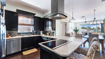 House, Multiple Beds, Partial Ocean View (100) | Private kitchen | Fridge, microwave, freezer