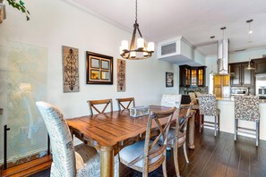 Ferienhaus, Mehrere Betten, eingeschränkter Meerblick (100) | Speisen