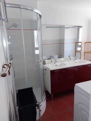 Dusche, Handtücher, Seife, Toilettenpapier