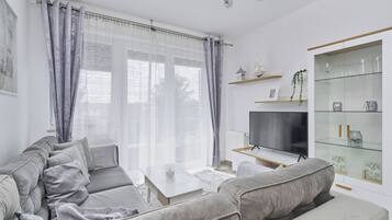 Apartment, 2 Bedrooms, Balcony | 2 bedrooms, bed sheets