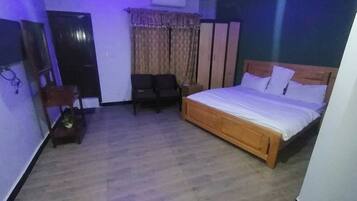 Deluxe Double Room | Soundproofing, iron/ironing board, free WiFi