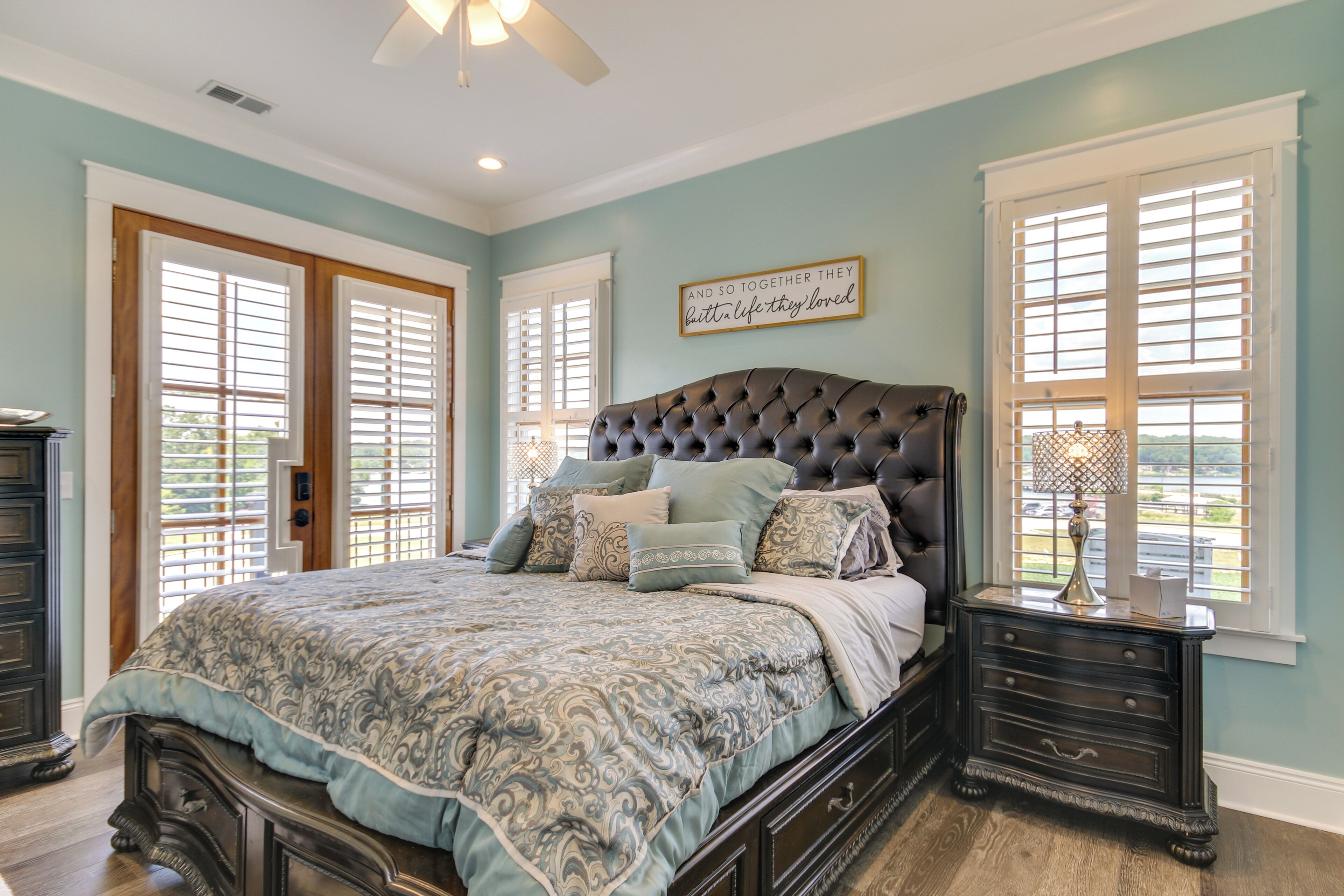 2 Schlafzimmer, Schreibtisch, Bügeleisen/Bügelbrett, WLAN