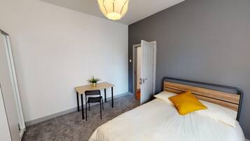 House | 4 bedrooms, free WiFi, bed sheets