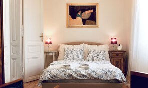 2 habitaciones, tabla de planchar con plancha, wifi y ropa de cama