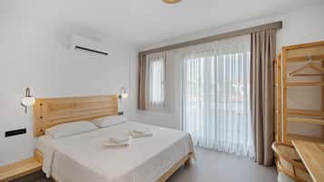 Premium Cift Kisilik Balkonlu Oda | Matelas mémoire de forme, articles gratuits dans le mini-bar, bureau