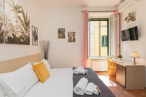 2 bedrooms, iron/ironing board, Internet, bed sheets