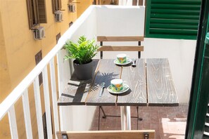 Outdoor dining - Turati apartment.Turati apartmentTurati apartmentTurati apartmentTurati apartmentTurati ... (Rome)