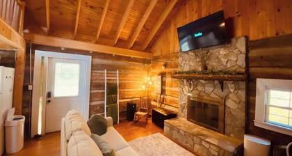 Charming and modernized 1800's Creekside Cabin w/Hot Tub and 5 minutes to I-77