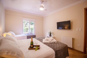 3 habitaciones, decoración personalizada y muebles diferentes