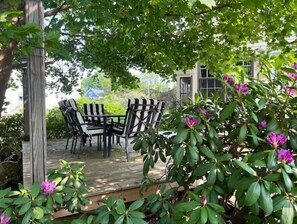 Outdoor dining - 1878 Victorian Charmer (Endicott)