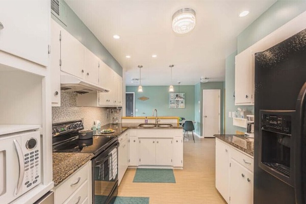 Frigorífic, microones, forn i placa de cuina