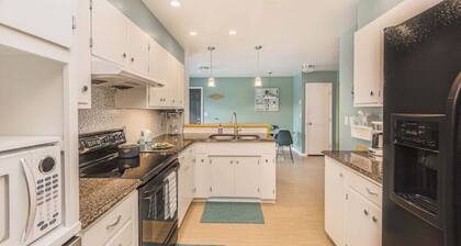 Retro Haven - mid-century modern styling - 4 bedrooms, 2.5 baths,