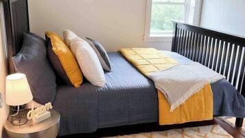 2 Schlafzimmer, Schreibtisch, BĂŒgeleisen/BĂŒgelbrett, kostenloses WLAN