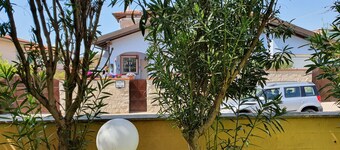 Modern two-story cottage with garden 90 meters to the sea