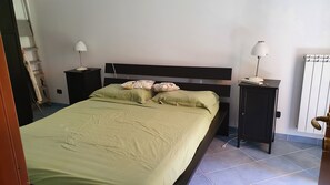 3 camere, ferro/asse da stiro, lenzuola, accesso in sedia a rotelle