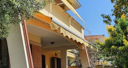 Modern two-story cottage with garden 90 meters to the sea