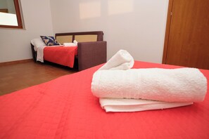 3 bedrooms, WiFi, bed sheets