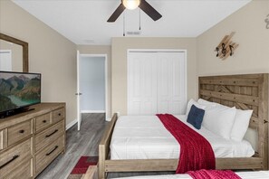 4 Schlafzimmer, Reisekinderbett, WLAN, Bettwäsche